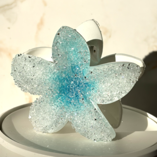 blue diamond blossom clip